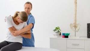 Treat your upper back pain with tried-and-tested physiotherapy techniques.